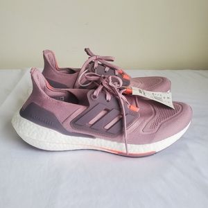 Womens Adidas ultraboost 22. Size 10. Magic mauve/legacy purple running sneakers